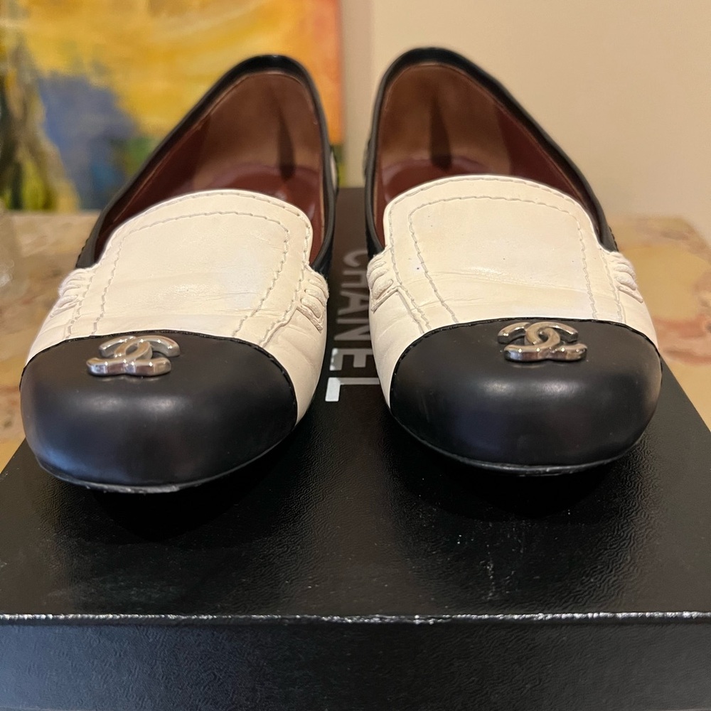 CHANEL Women's Two-Tone Cream and Black Loafers